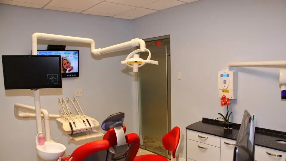Advanced Cosmetic & Implant Dentistry - Cosmetic dentist in Boston, MA