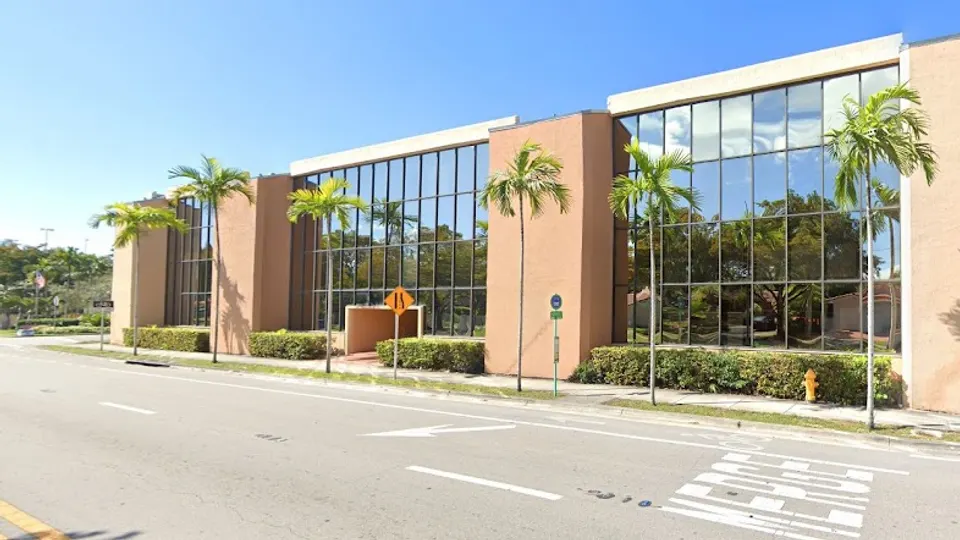 Aponte Dental Corp - Dental clinic in Miami, FL