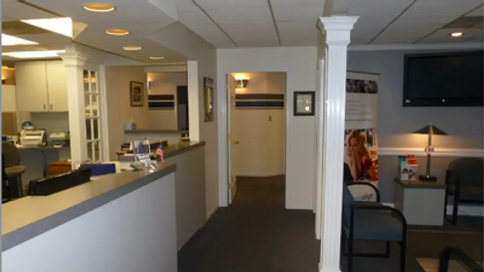 Bruce E Matthews DDS PA - Dentist in Wilmington, DE