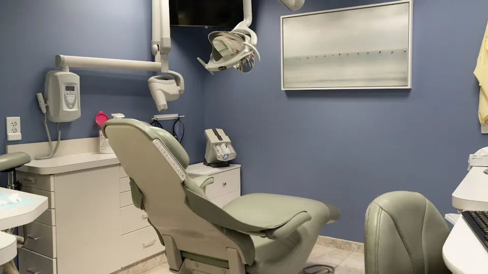 Brush & Floss Dental Center - Dentist in Bridgeport, CT
