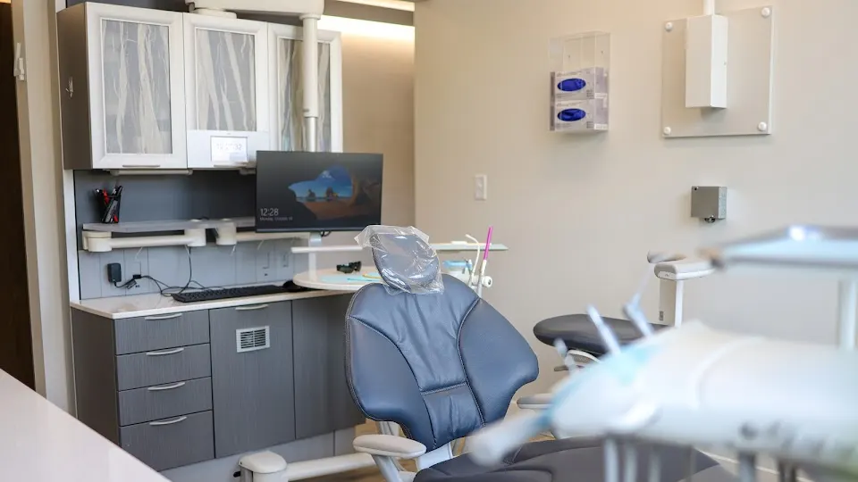 Cosmetic & Implant Dentistry Westport - Dentist in Kansas City, MO