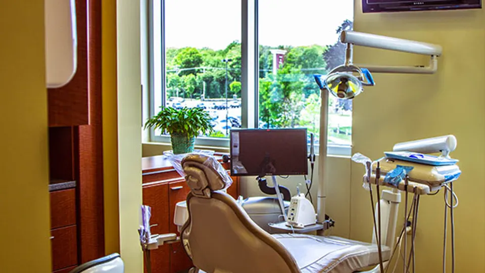 Cranston Cosmetic Dentistry - Dentist in Cranston, Rhode Island