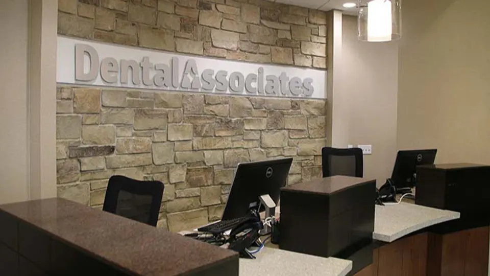 Dental Associates-Miller Park Way - Dental clinic in West Milwaukee, Wisconsin
