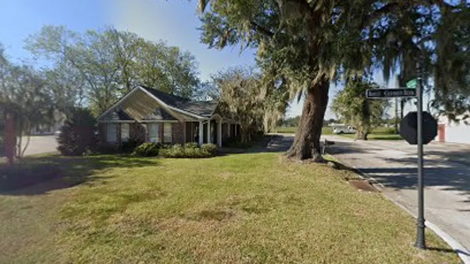 Dumas Donna - Cosmetic dentist in Houma, LA