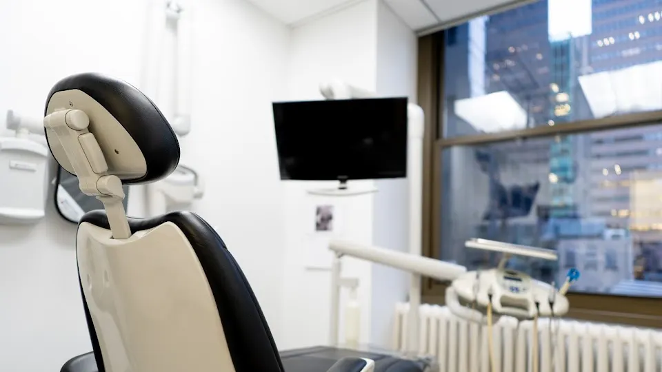 East 52nd Manhattan Dental Arts - Dentist in New York, New York