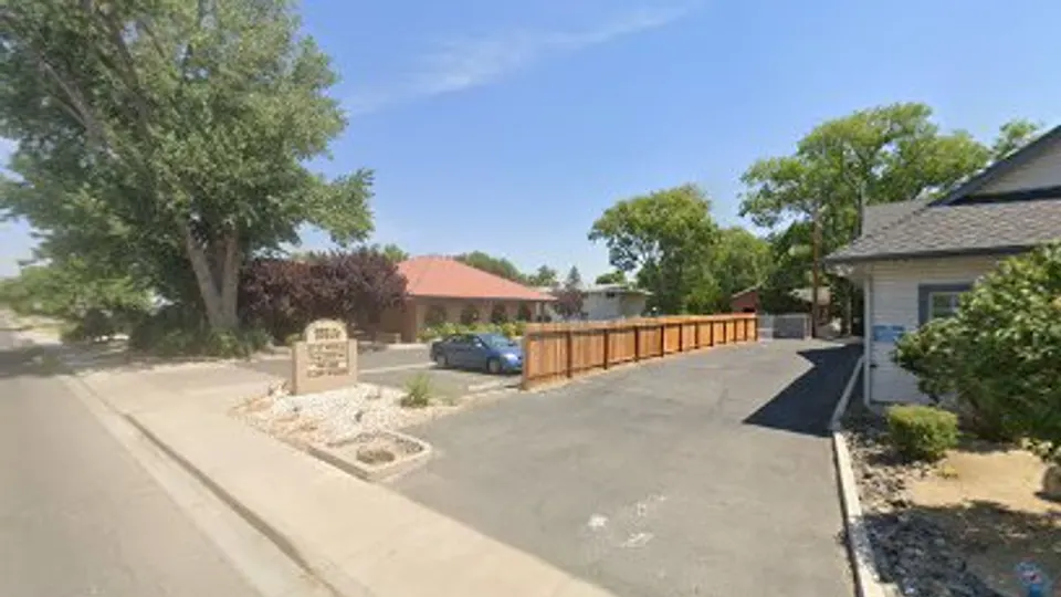 G Larry Leonakis DDS Inc - Dentist in Carson City, Nevada