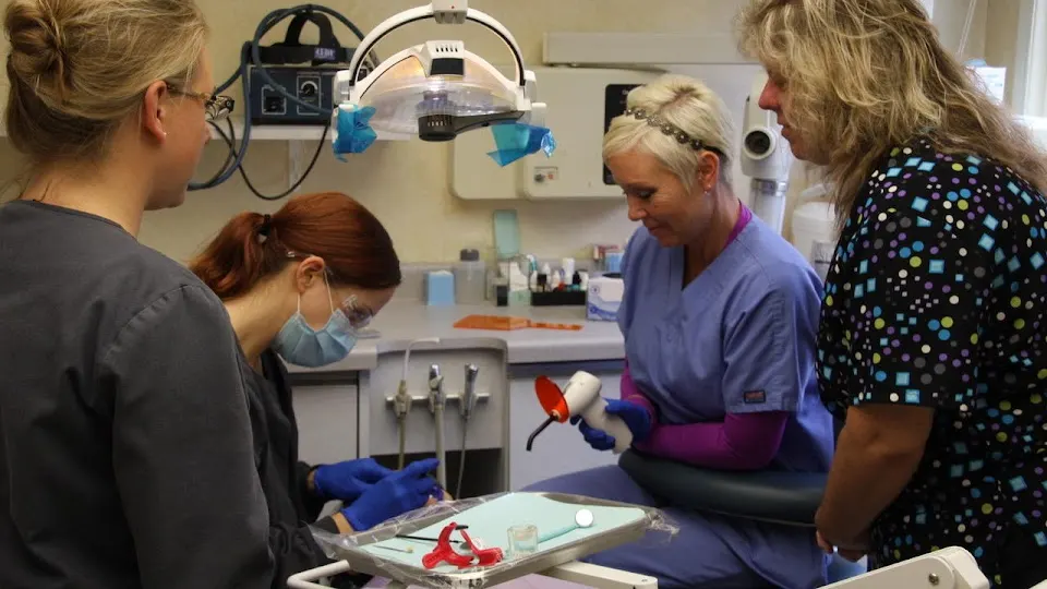 Hampton Dental Associates, SC - Dentist in Milwaukee, Wisconsin