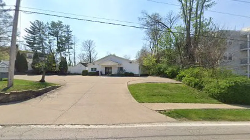 Henry Sabrina - Dentist in Bloomington, IN