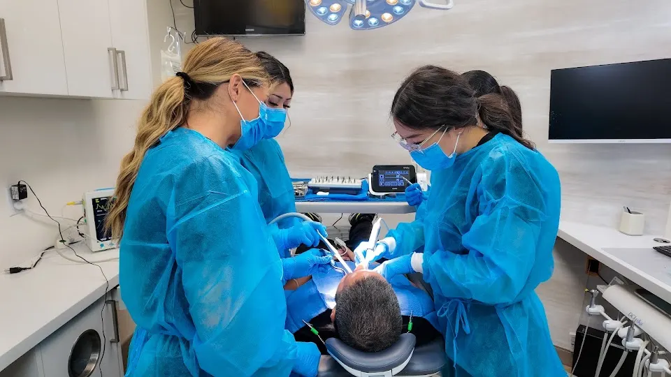 Lasting Smiles Dental Implant Center - Dentist in Las Vegas, Nevada