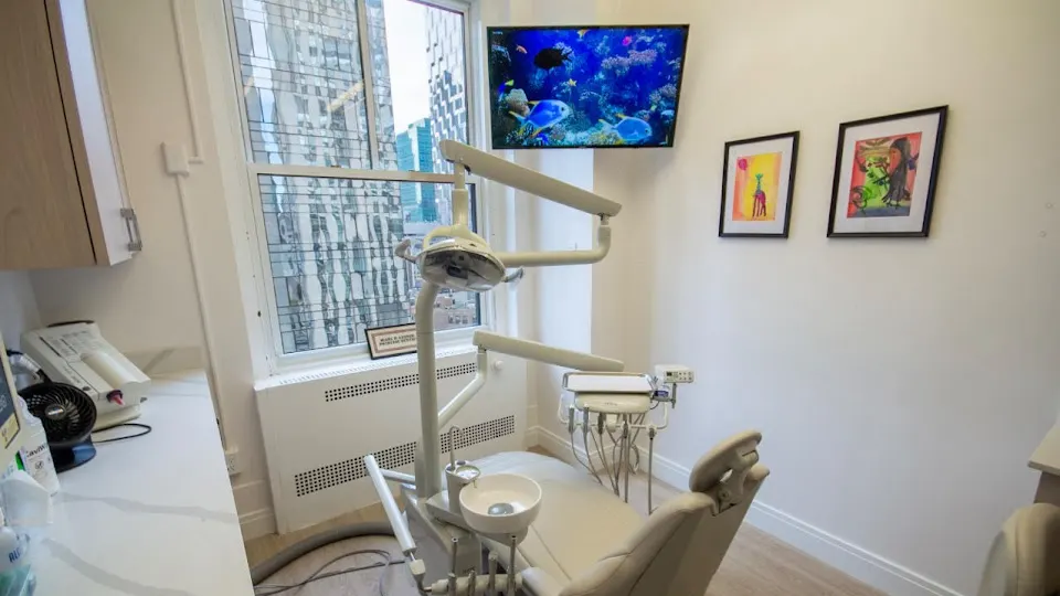 Rockefeller Dentistry: Marc Gainor DMD, Richard Rausch DDS, Eric Chason DDS - Cosmetic dentist in New York, NY
