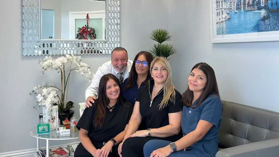 Smile Dentistry Associates - Dentist in Miami, FL