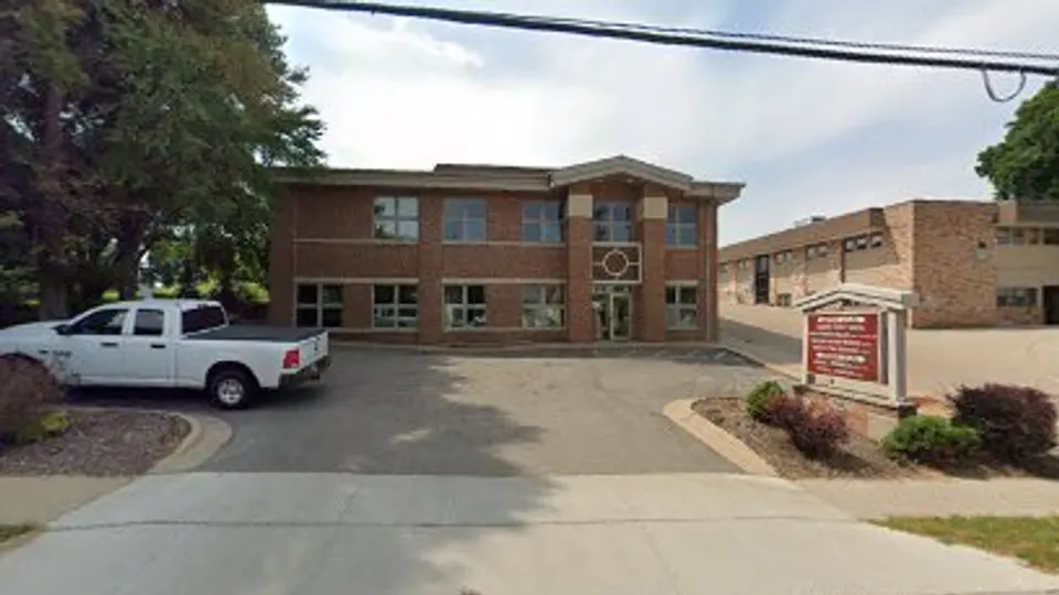 Wells Jody - Dentist in Dubuque, IA