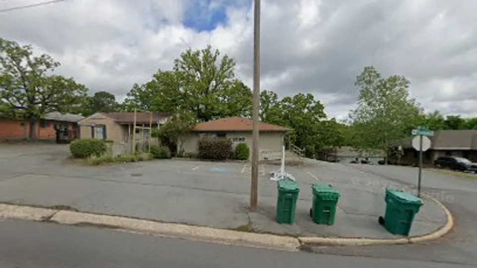 Windham Tracy T Dr - Cosmetic dentist in Little Rock, AR