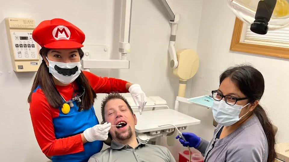 Woodstock Smiles - Dentist in Portland, Oregon